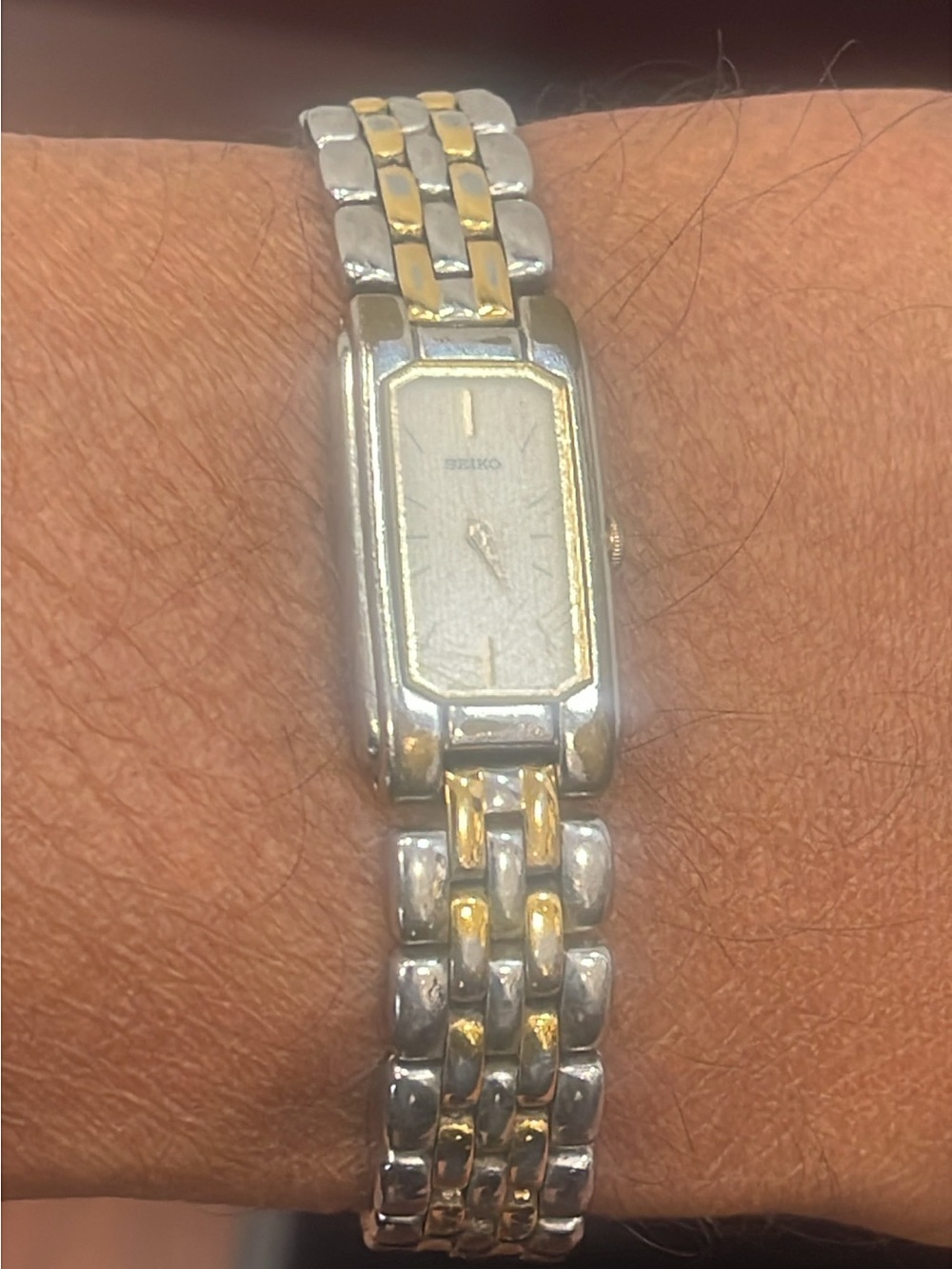 Seiko vintage Two-Tone Women's Bracelet Watch - Gold & Silver - Picture 10 of 10